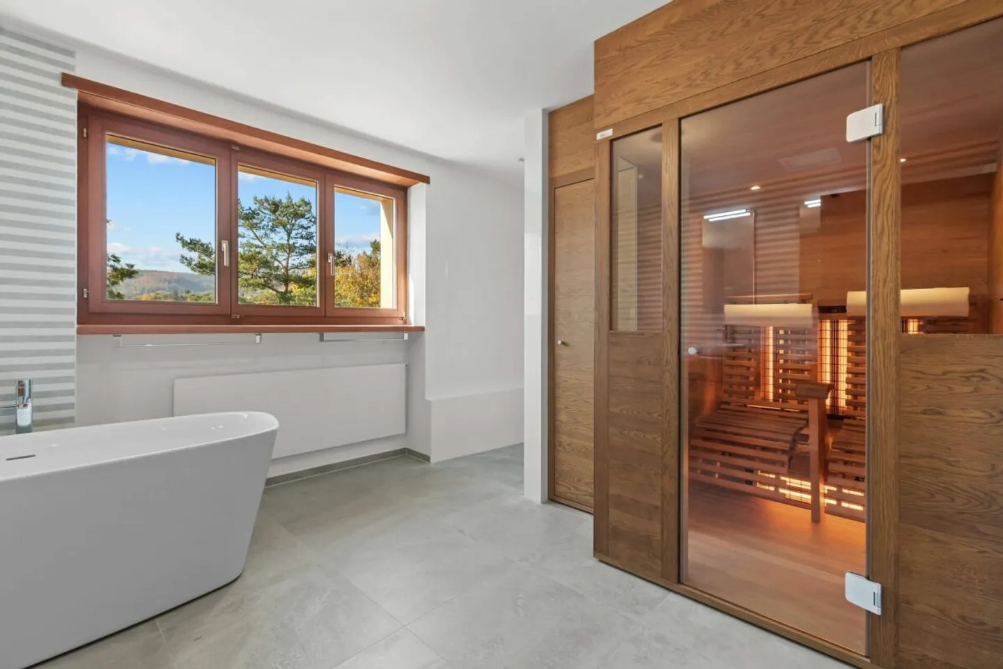 Appartamento in maisonette con camino, area giardino e 2 posti auto all'aperto! - Foto 9 di 17