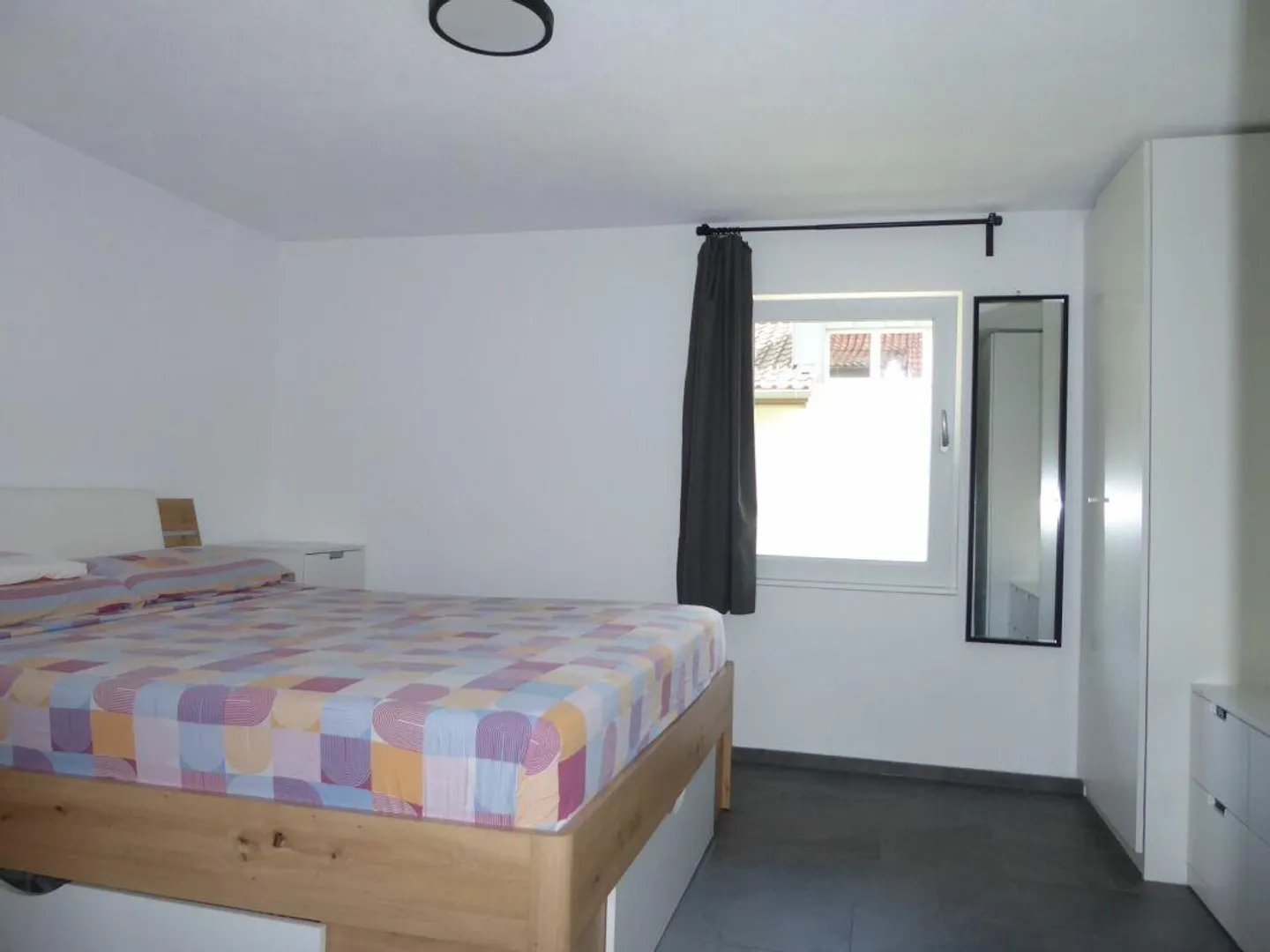 Appartamento 4 1/2 locali in una posizione tranquilla - Foto 5 di 14