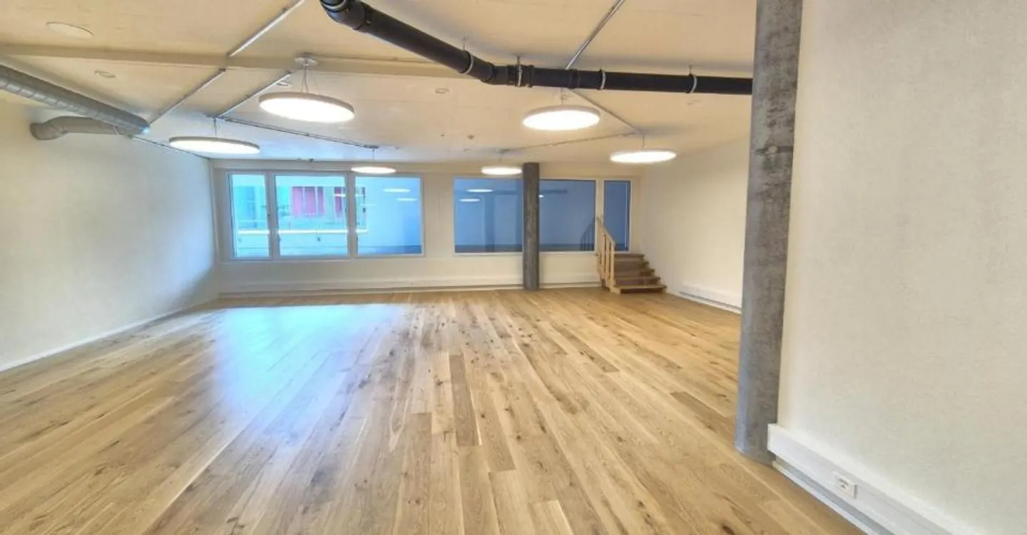 First Rental: Modern Office Spaces for Your Company - Spreitenbach - Photo 2 of 6
