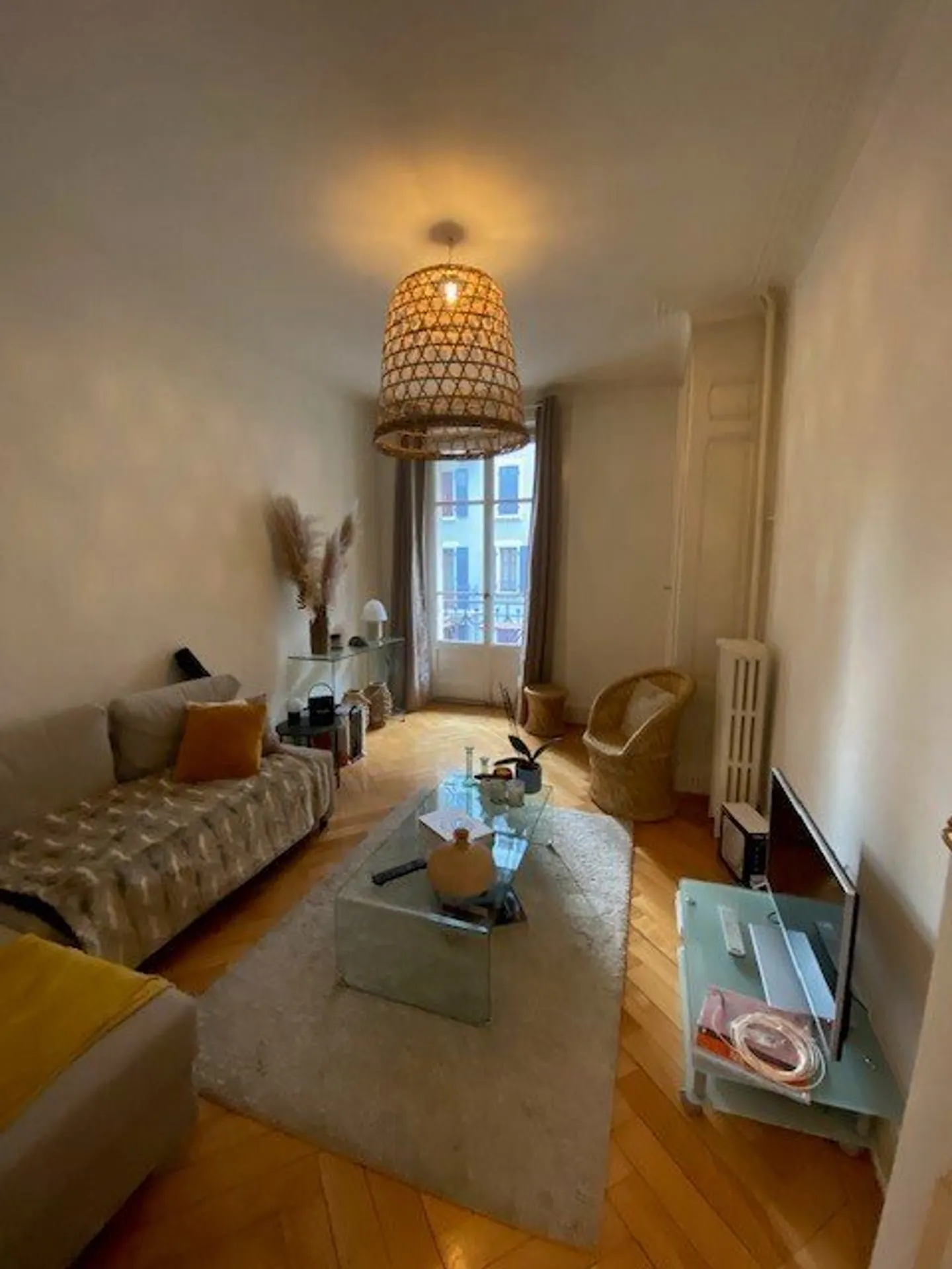 Charming 3-Room Apartment - Photo 2 of 4