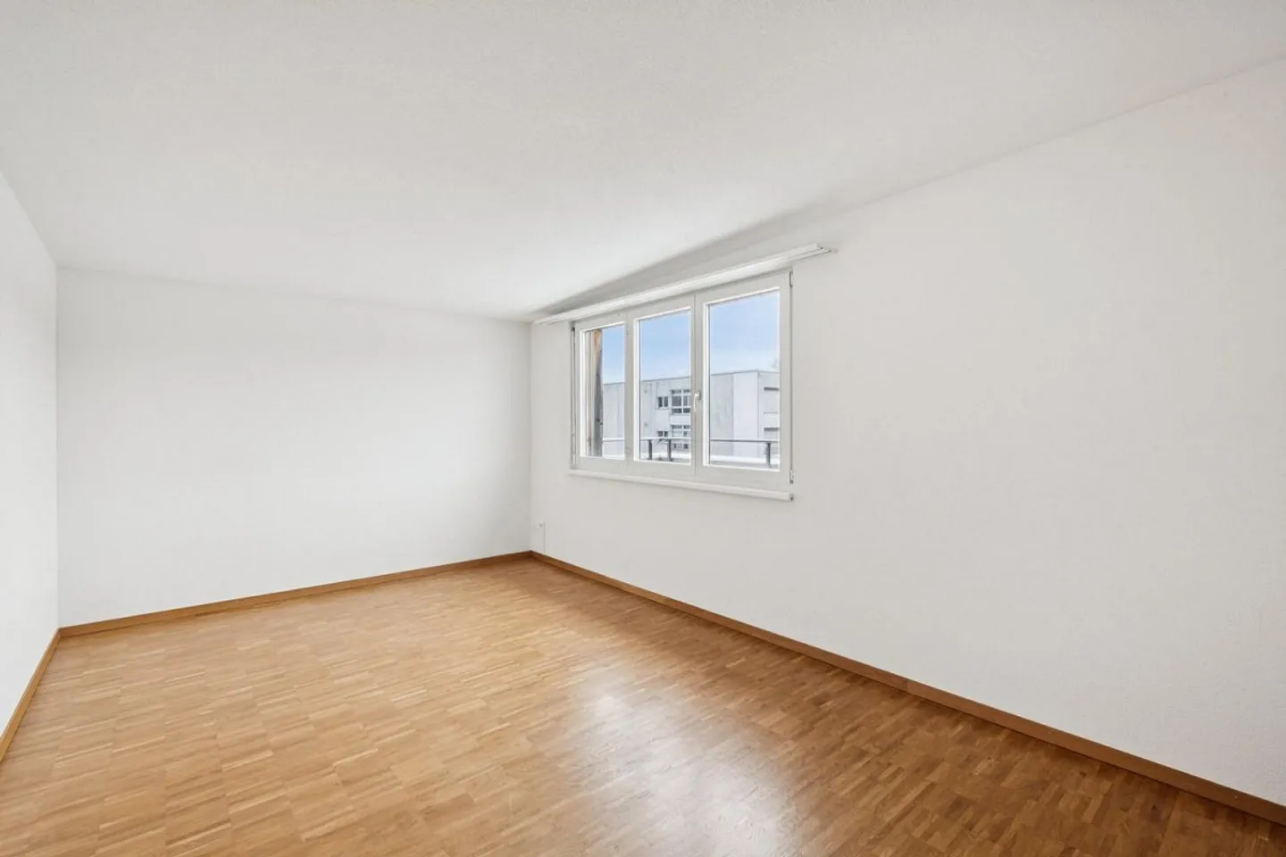 Grosszügige Wohnung im Erdgeschoss mit eigener Terrasse - Photo 6 sur 11