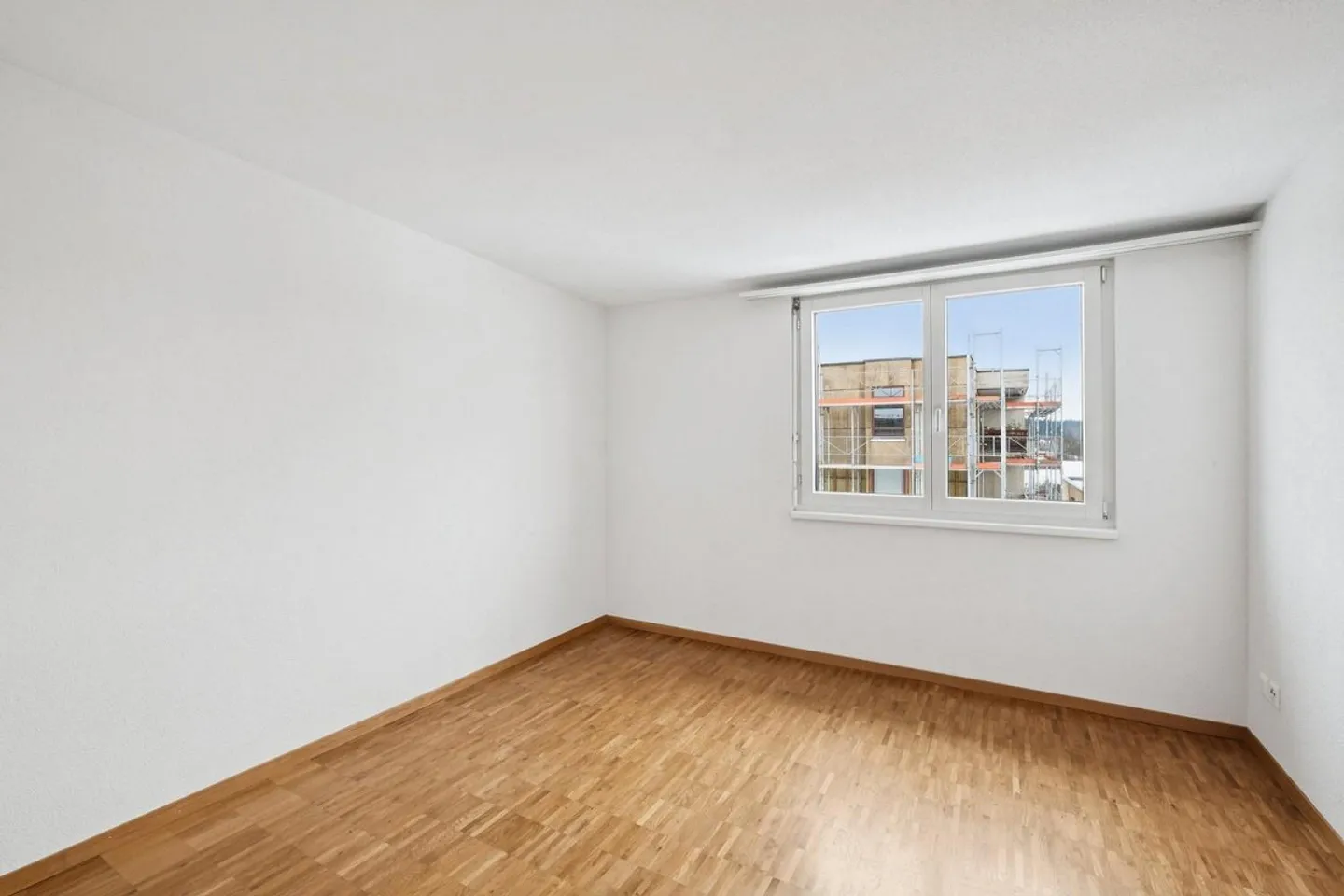 Grosszügige Wohnung im Erdgeschoss mit eigener Terrasse - Photo 7 sur 11