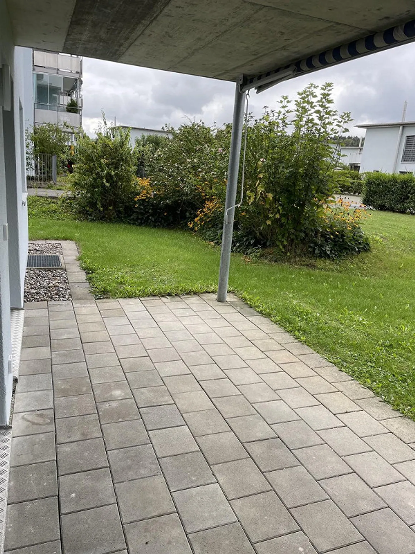 Grosszügige Wohnung im Erdgeschoss mit eigener Terrasse - Photo 11 sur 11