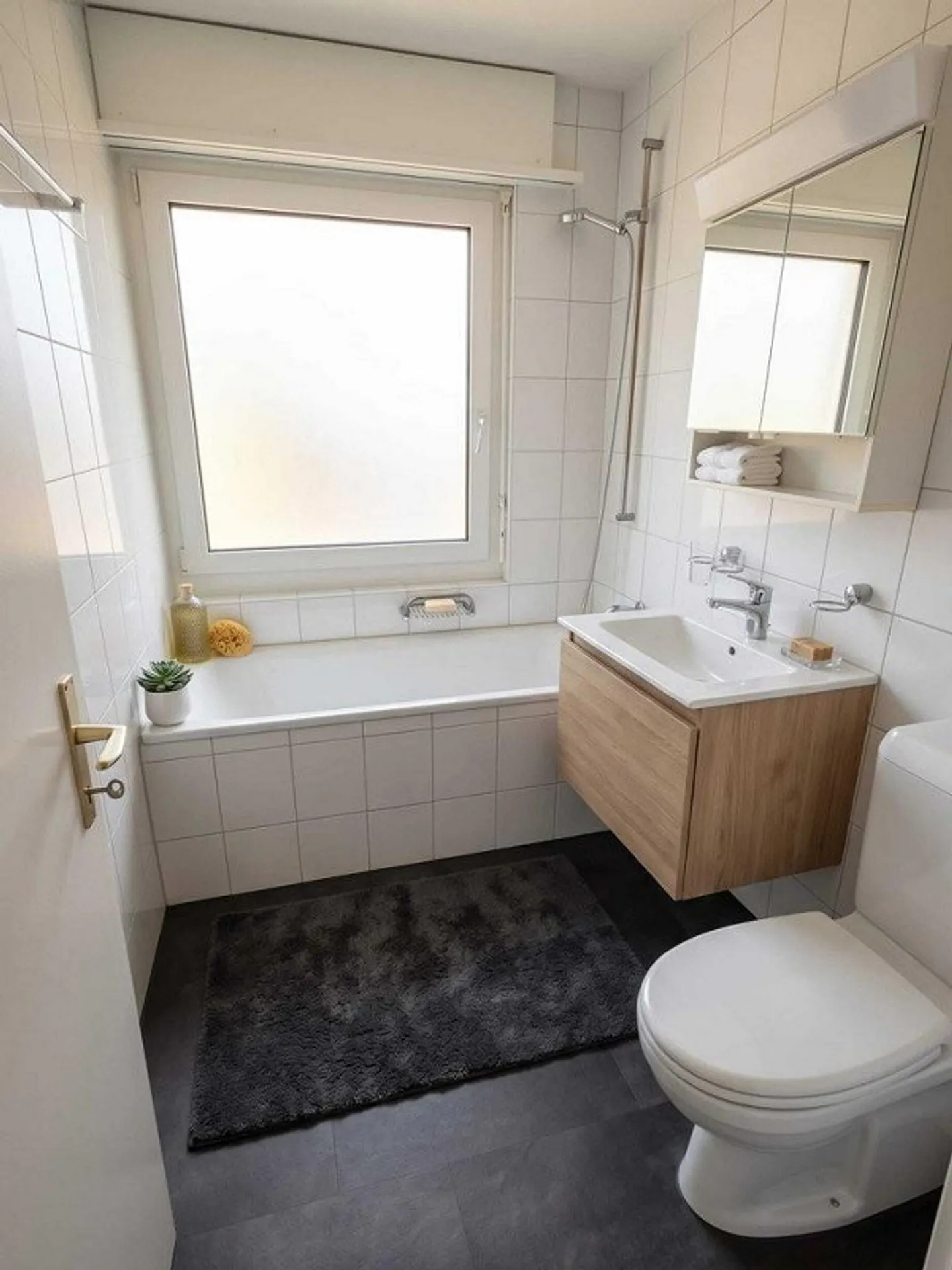 2-room apartment with spacious terrace - Photo 4 of 8