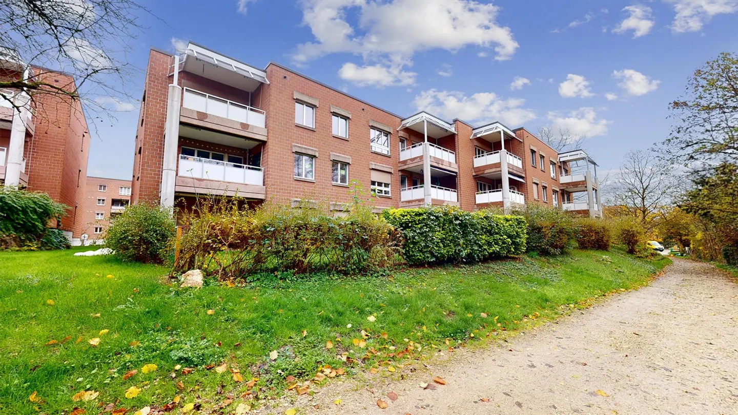 Family-friendly living - Photo 2 of 11