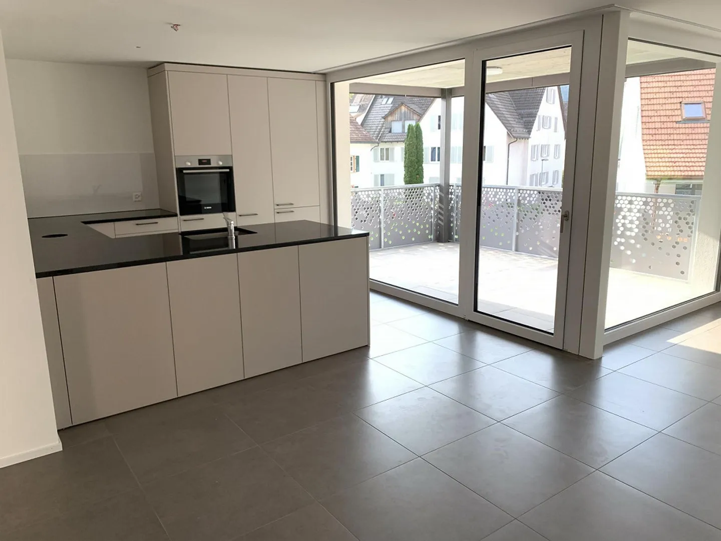 Newly Built 4.5-Room Apartment - Photo 2 of 11