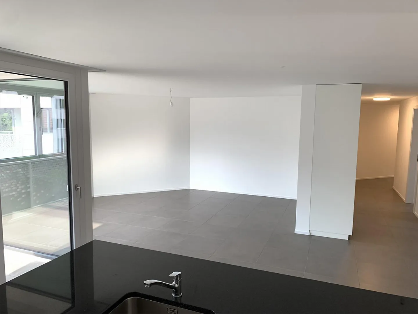 Newly Built 4.5-Room Apartment - Photo 3 of 11