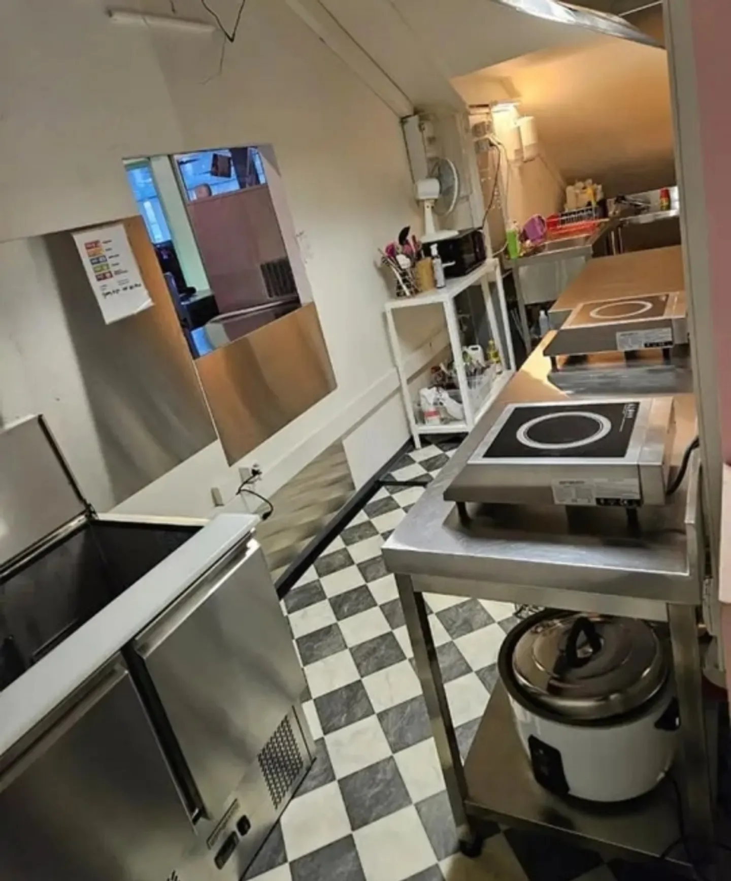 Spazio commerciale in affitto nel centro di Monthey - Foto 3 di 6