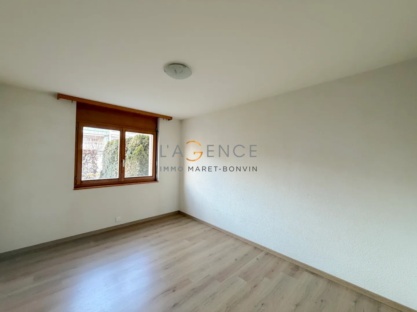 APPARTEMENT DE 3,5 PCES AVEC TERRASSE DE 40 M2 - Photo 5 sur 8