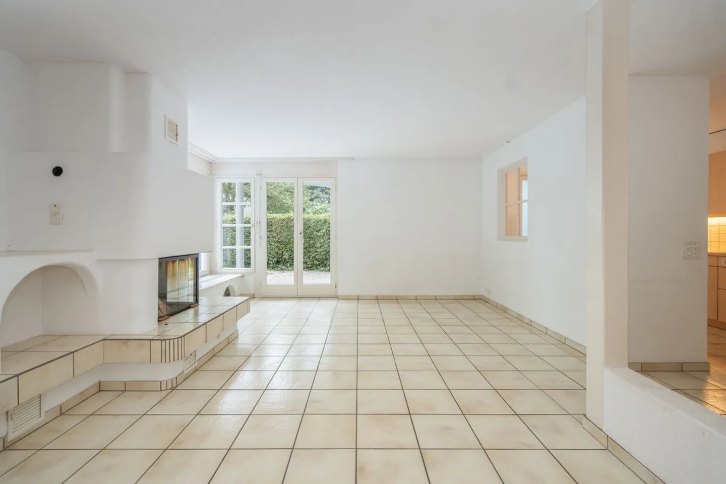 Charming Garden Apartment - Photo 3 of 13