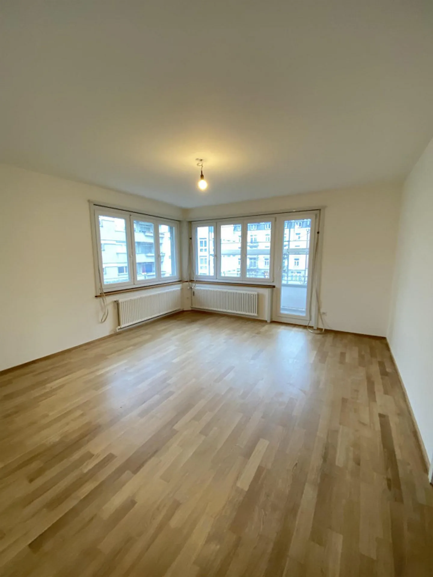 Charmante Wohnung in Hirslanden - Foto 3 von 10
