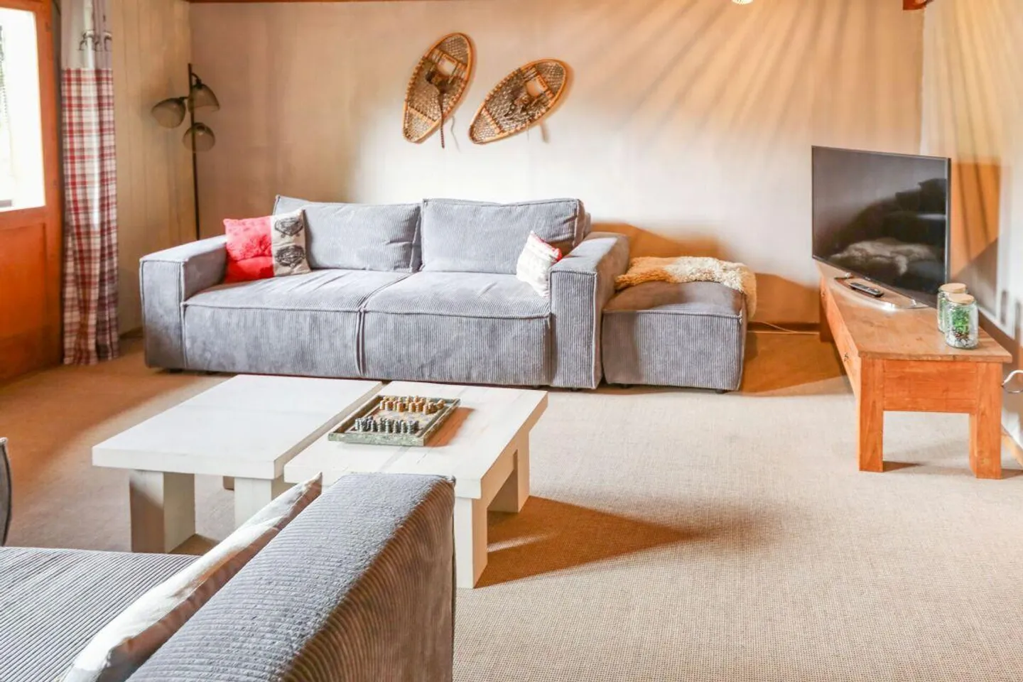 Gemütliches Wohnhaus mit zwei Wohneinheiten, grosszügigem Umschwung und schönem Ausblick - Foto 4 von 8