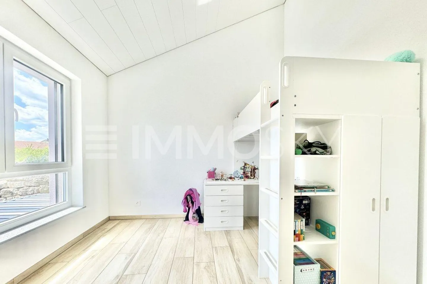 Detached villa in a quiet location - Photo 5 of 5