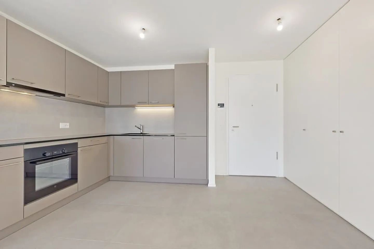Bright 3.5 room apartment on the 1st floor - Photo 2 of 8