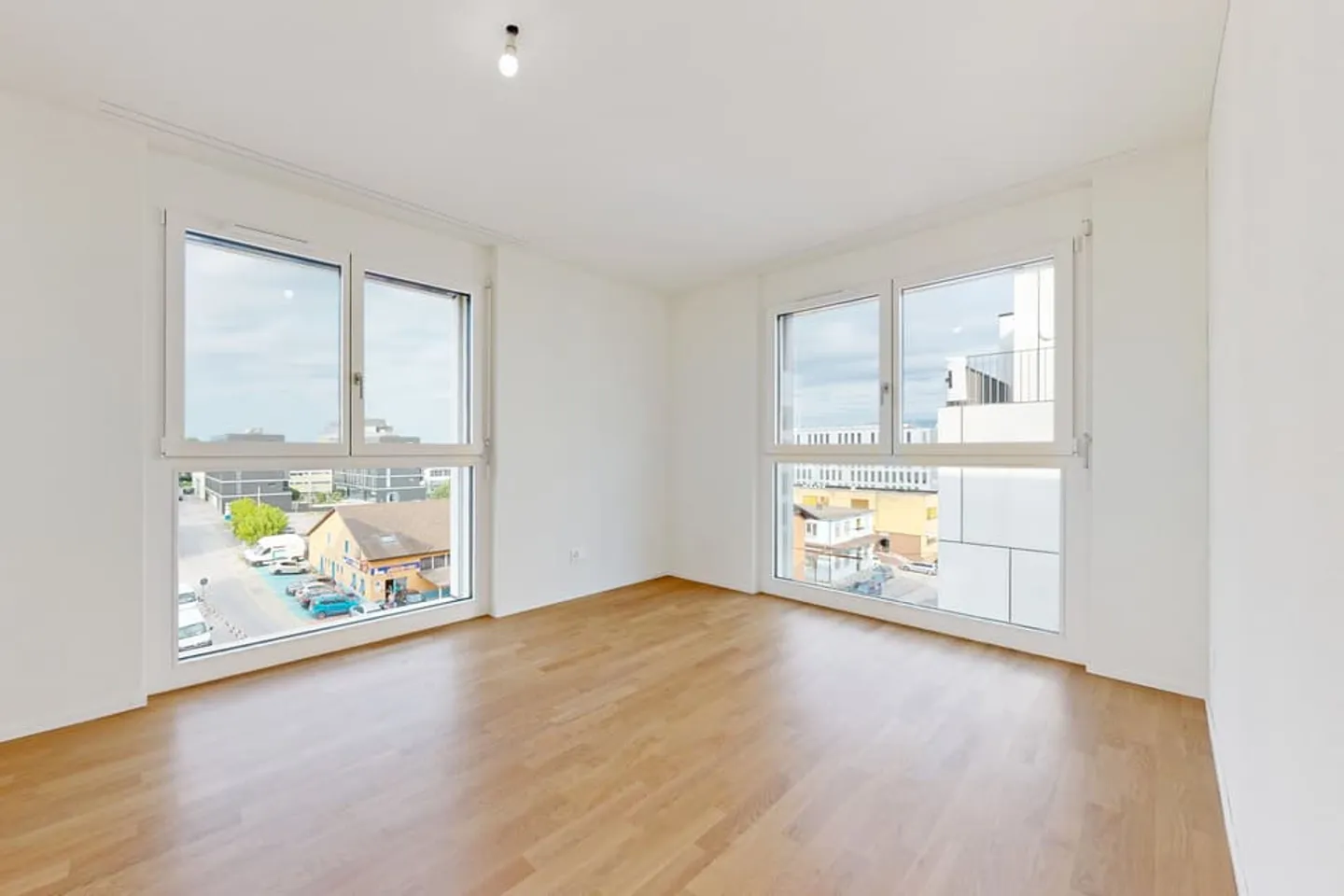 Bright 3.5 room apartment on the 1st floor - Photo 3 of 8
