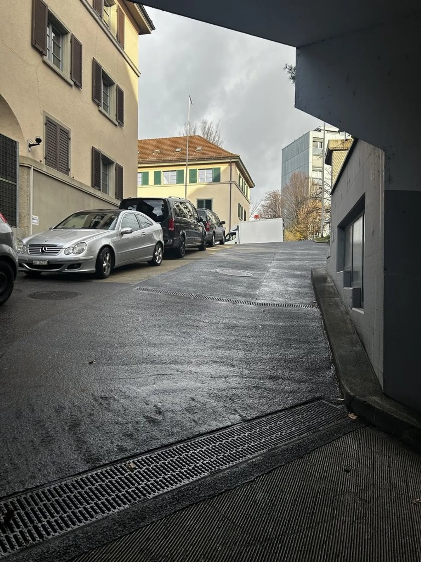 Your new workspace - Spacious and Practical Workshop - Photo 3 of 5