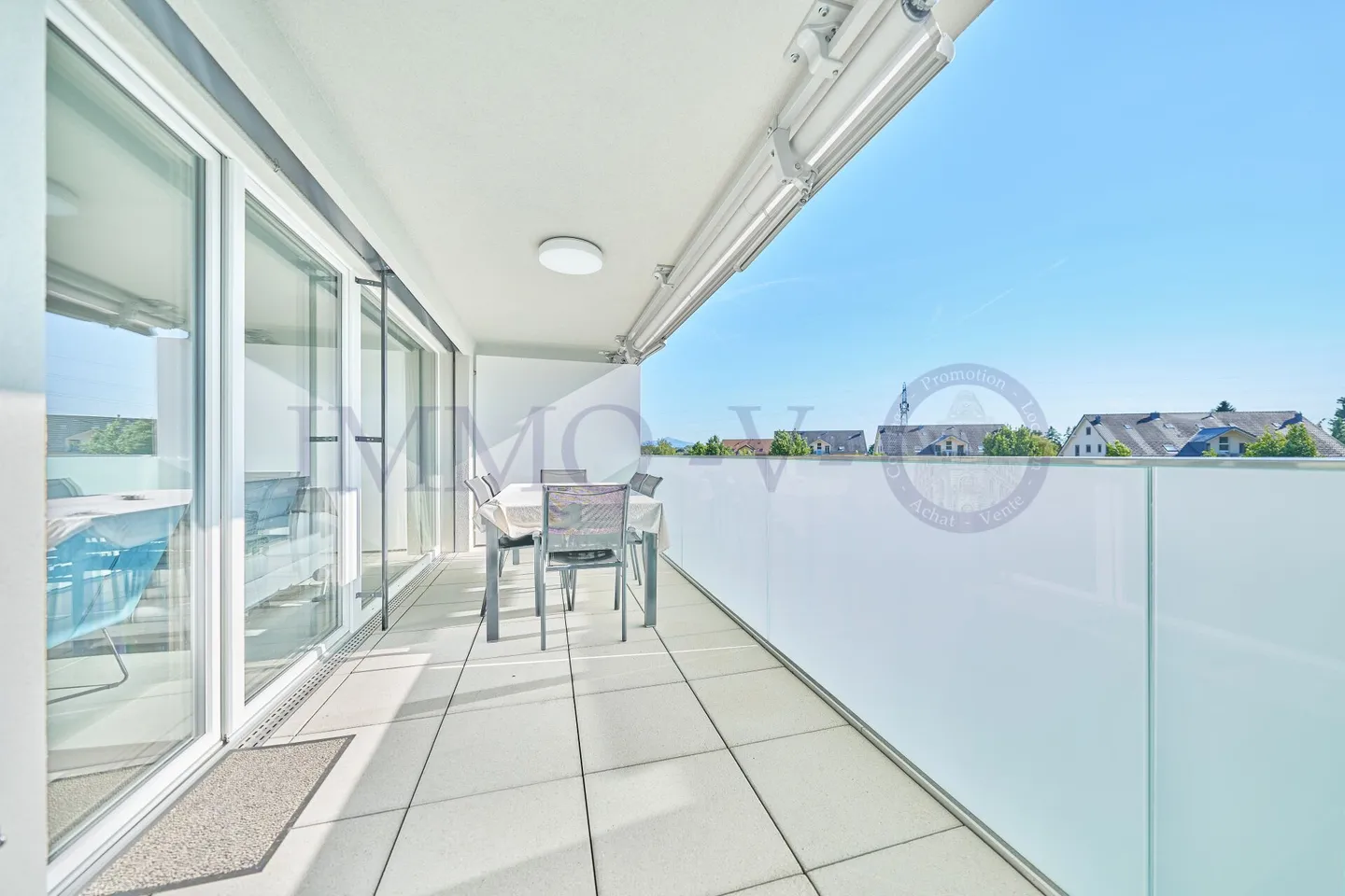 Appartamenti moderni con grande balcone - Foto 1 di 7
