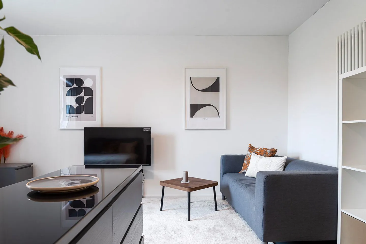 Bright 1.5 rooms in a central area - Photo 1 of 4