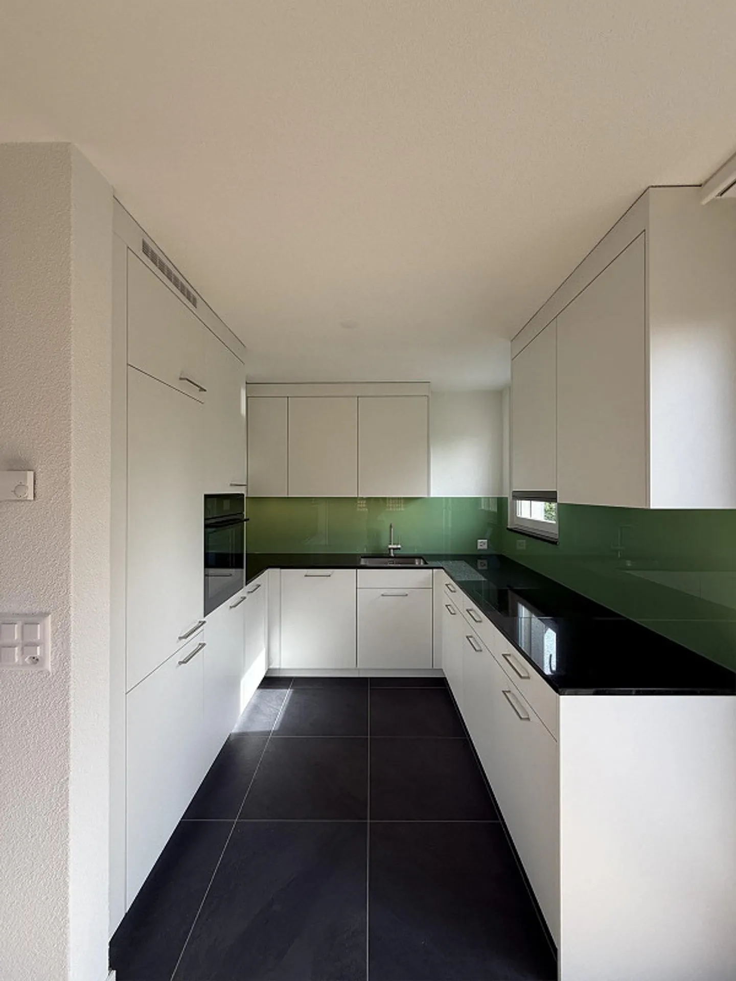 4.5 Room Apartment in Winkel - Photo 2 of 13