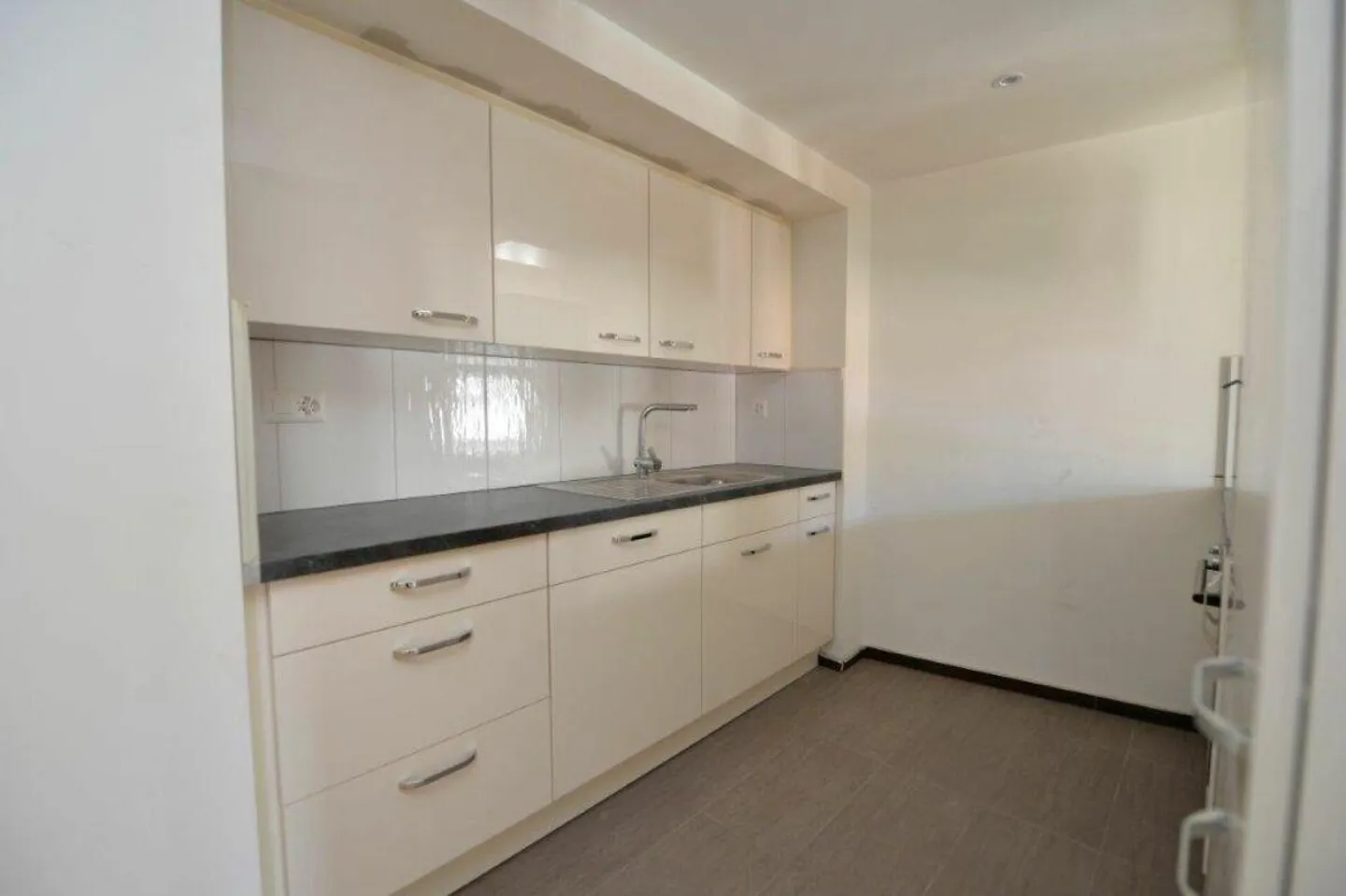 Moderne Wohnung - Foto 1 von 9