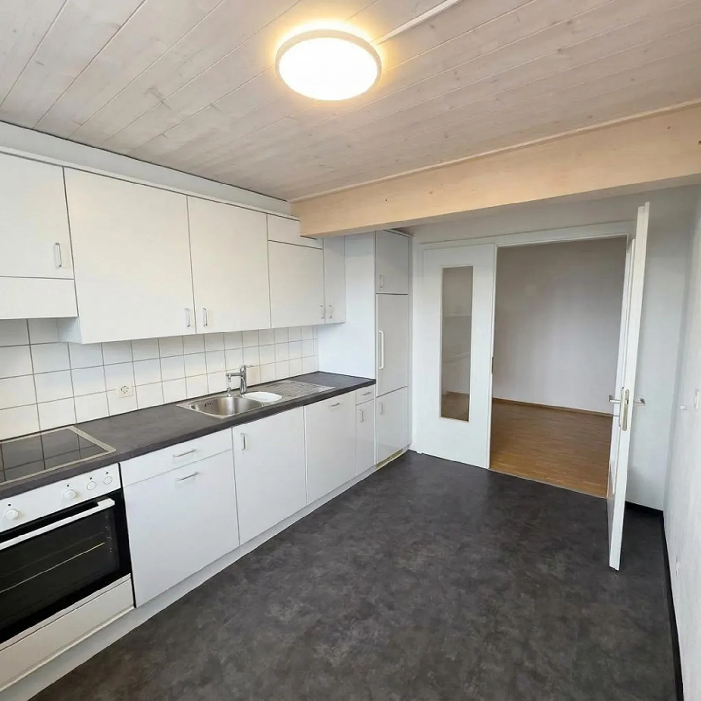 Ampio appartamento di 2,5 stanze con vista - Foto 3 di 9