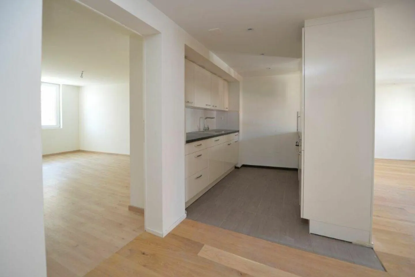 Moderne Wohnung - Foto 3 von 9