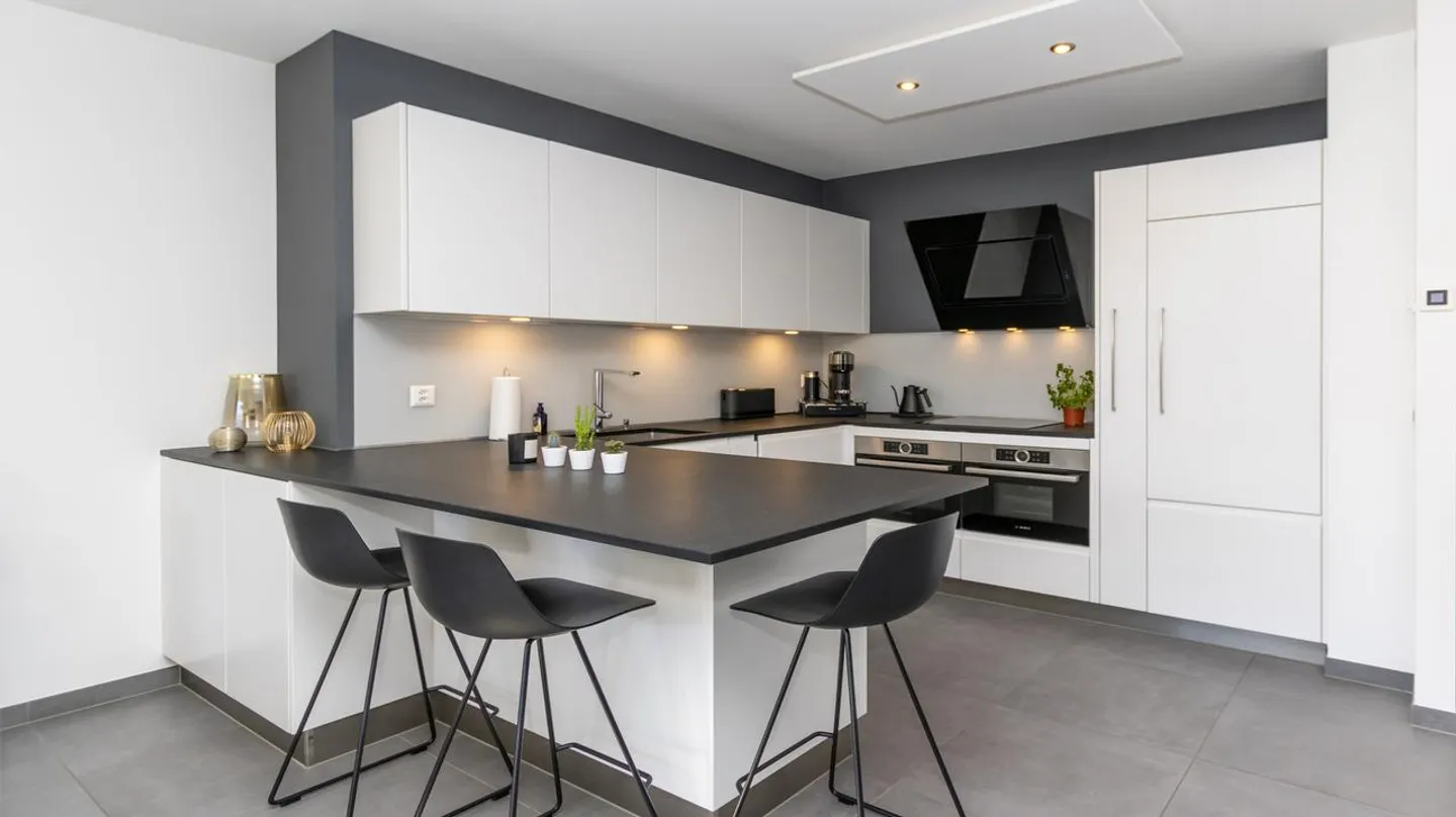 ZU VERKAUFEN GERÄUMIGE 4.5 ZIMMER WOHNUNG IN CONTHEY - Foto 3 von 13