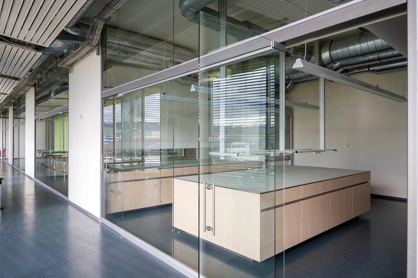 Bâtiment de laboratoire exclusif à Wädenswil - Idéal pour la recherche et le développement - Photo 2 sur 9