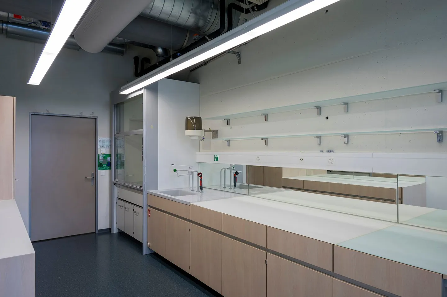 Bâtiment de laboratoire exclusif à Wädenswil - Idéal pour la recherche et le développement - Photo 3 sur 9