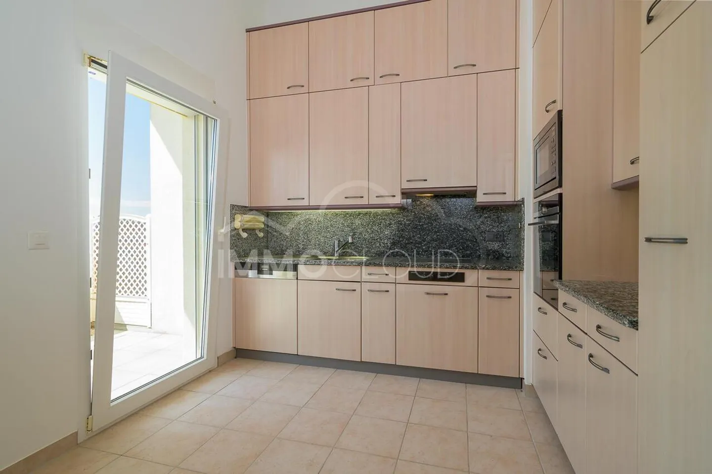 Helles Apartment im obersten Stockwerk! - Foto 6 von 10