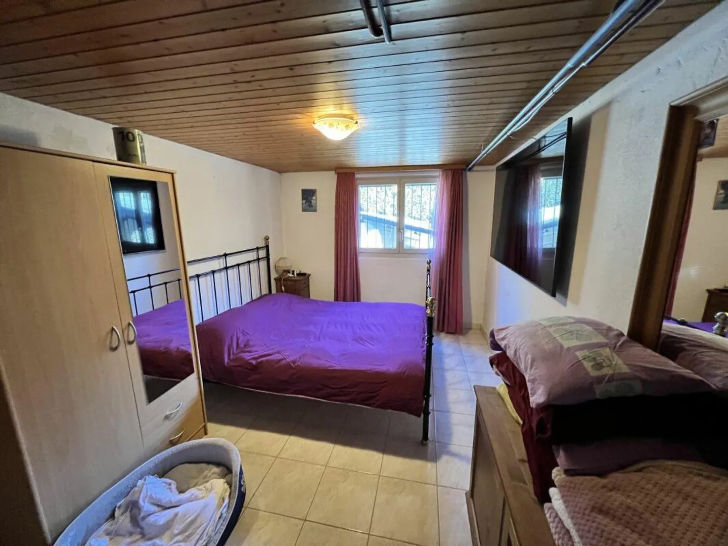 Prestigiosa villa bifamiliare con piscina, dépendance e officina - Foto 15 di 25