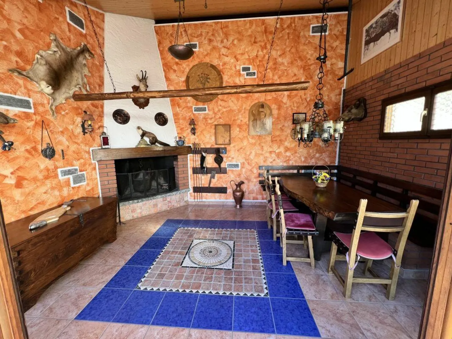 Prestigiosa villa bifamiliare con piscina, dépendance e officina - Foto 20 di 25