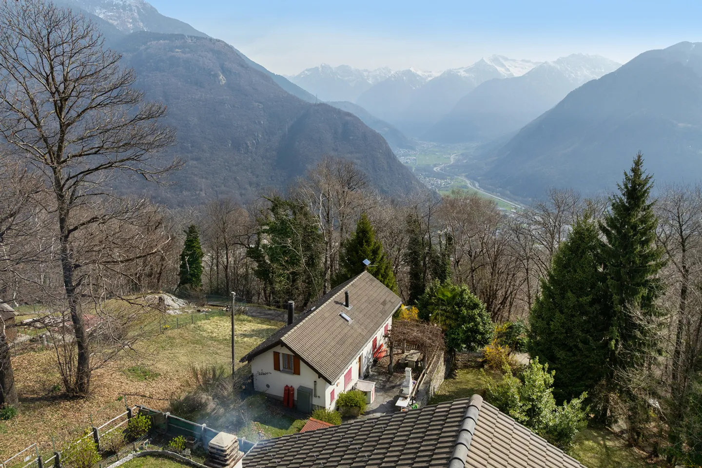 Vivez dans le Silence de la Forêt avec une Vue Époustouflante - Photo 9 sur 11