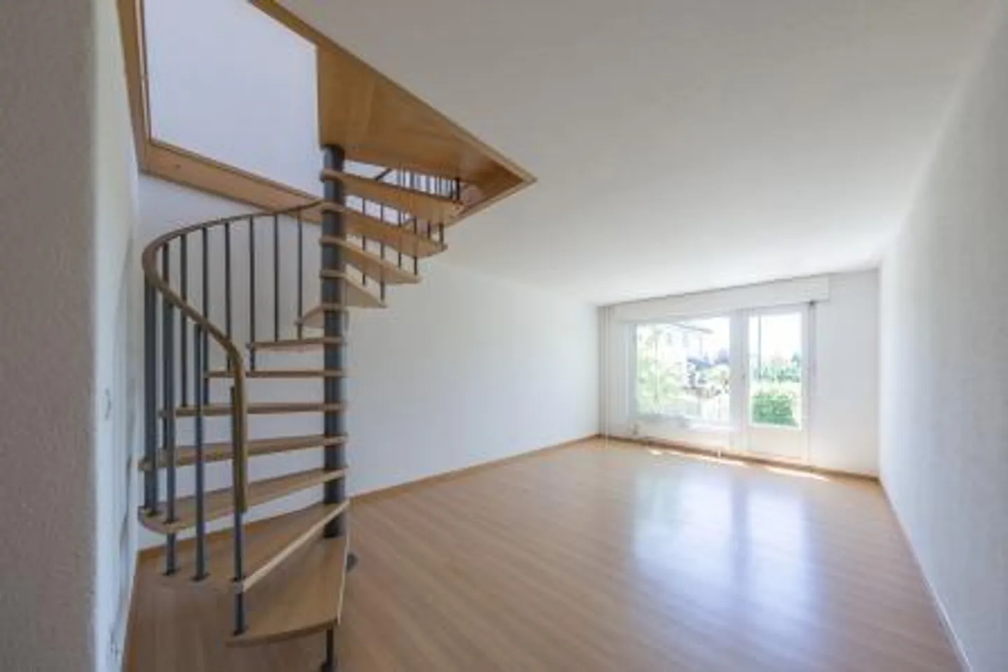 Maisonette apartment with seating area - Photo 2 of 5