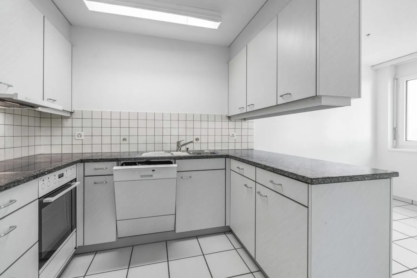 Charmante Wohnung mit Balkon - Foto 2 von 8