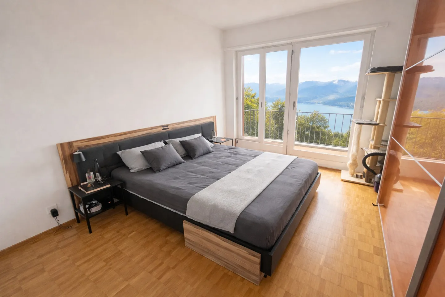 Appartement Charmant avec Vue sur le Lac - Photo 5 sur 9