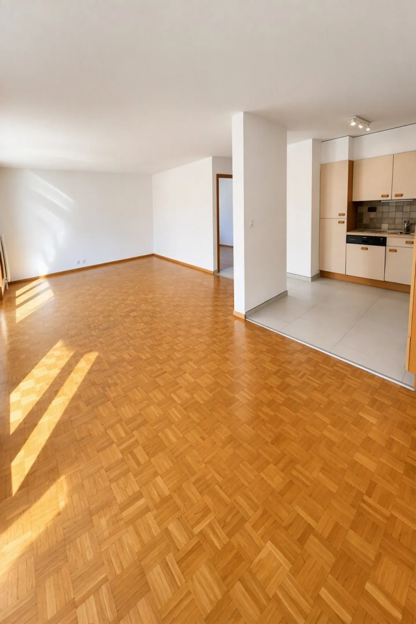 Charmante Wohnung mit Balkon - Foto 2 von 6