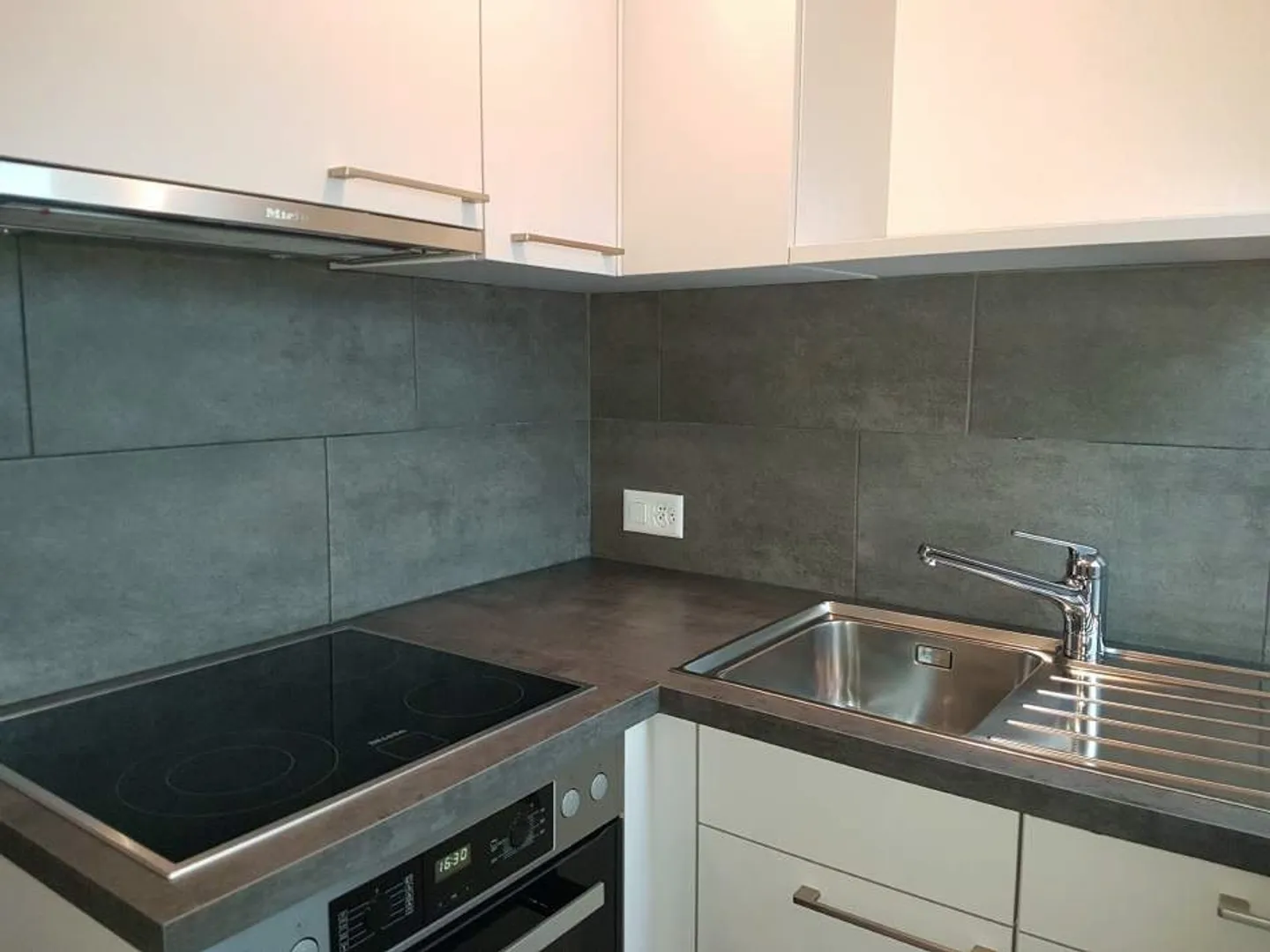 MAGNIFICENT STUDIO FOR RENT - Photo 3 of 7