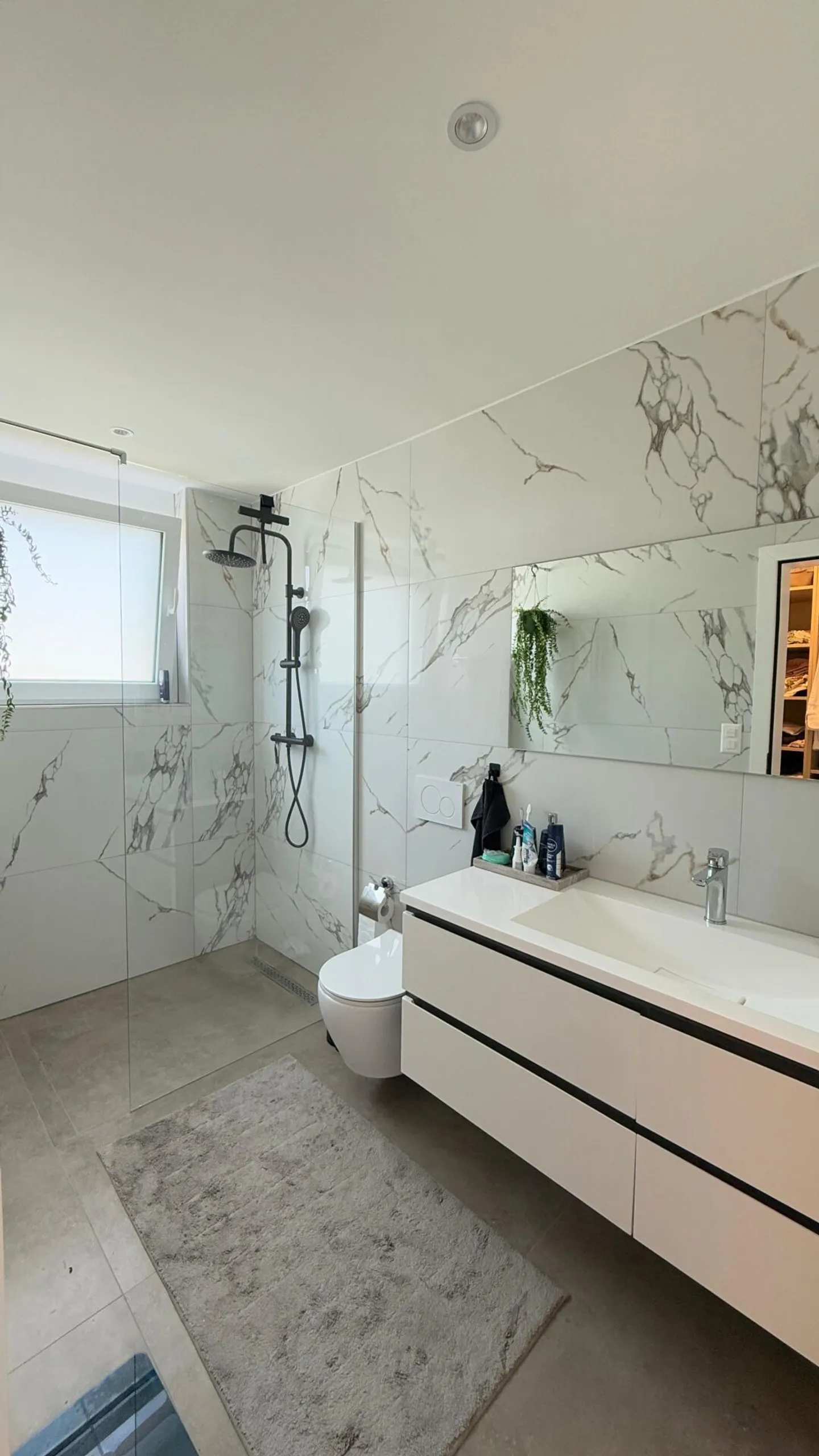 Appartamento attico di 4,5 stanze con bella terrazza e vista! - Foto 8 di 14