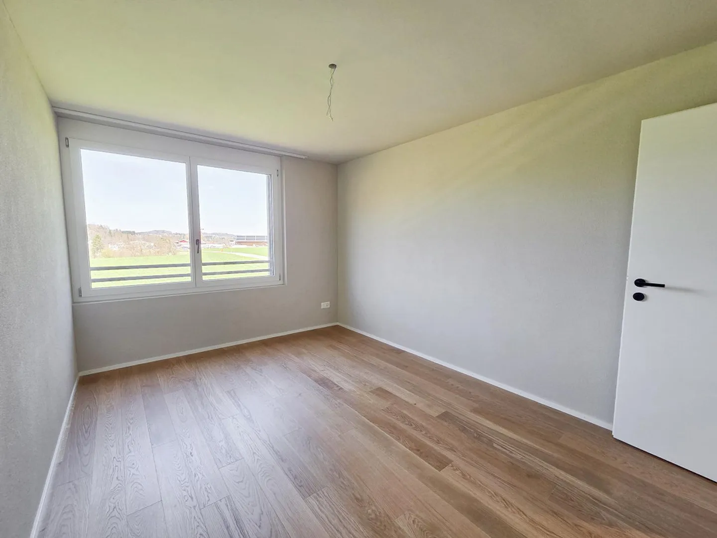 Large 3.5 and 4.5 Room New Apartments in Idyllic Location - Photo 12 of 30