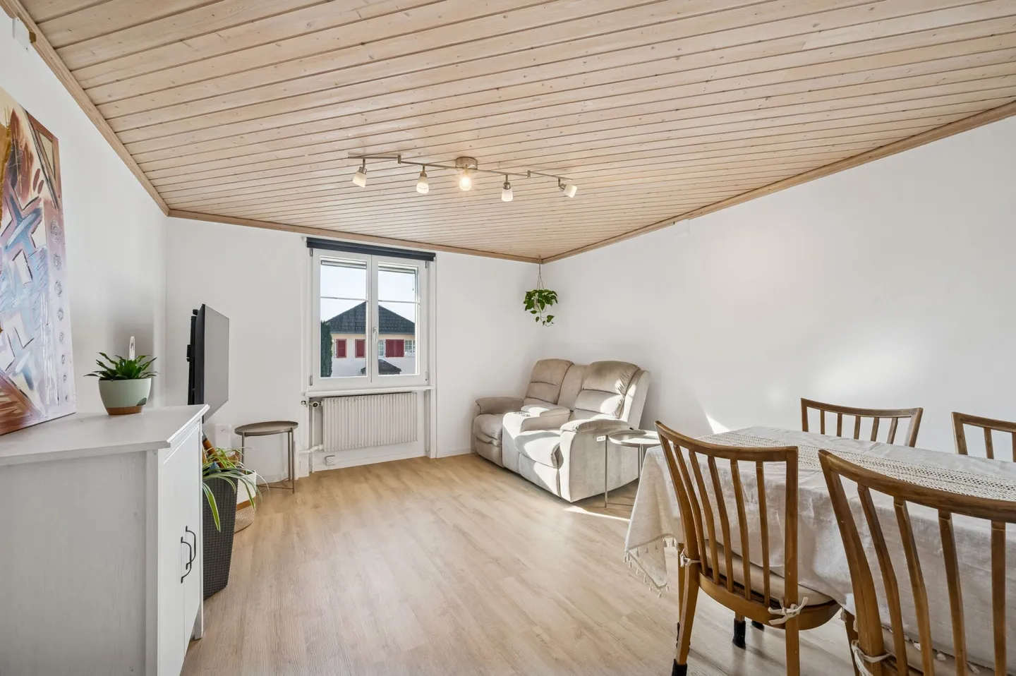 Charmantes Einfamilienhaus mit Aussicht - Foto 3 von 13