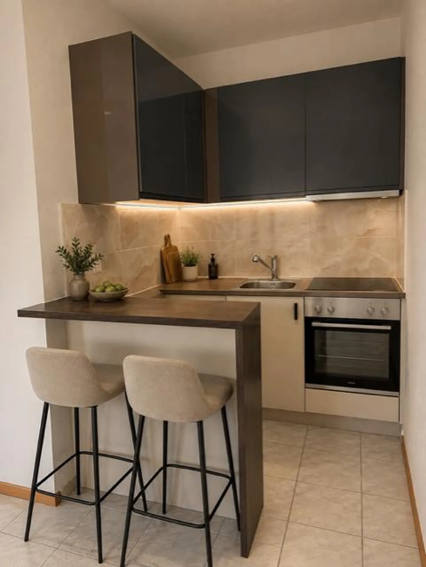 Appartement 2.5 pièces confortable dans un quartier pratique - Photo 2 sur 6