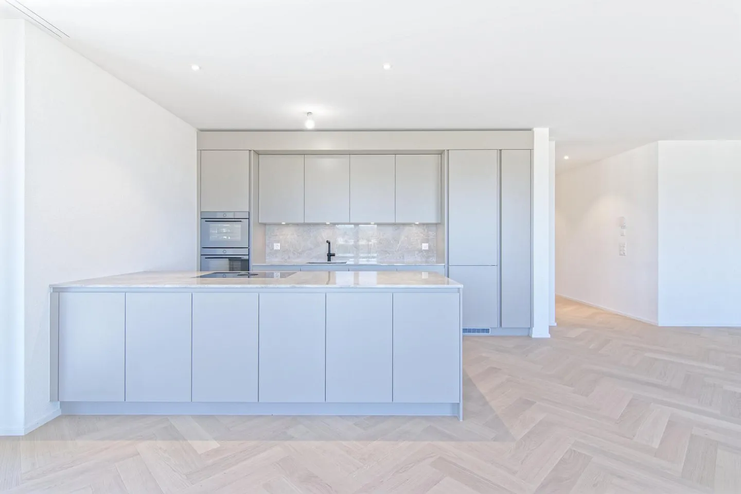First occupancy - 4.5-room apartment on the 1st floor with a wide view - Photo 1 of 23