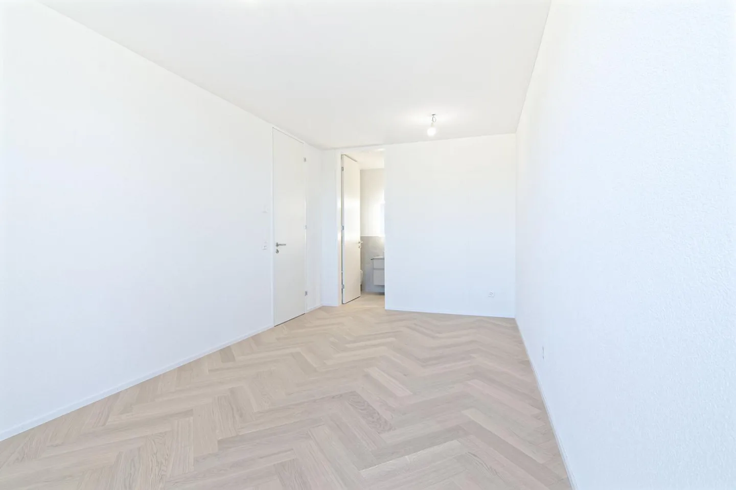First occupancy - 4.5-room apartment on the 1st floor with a wide view - Photo 6 of 23