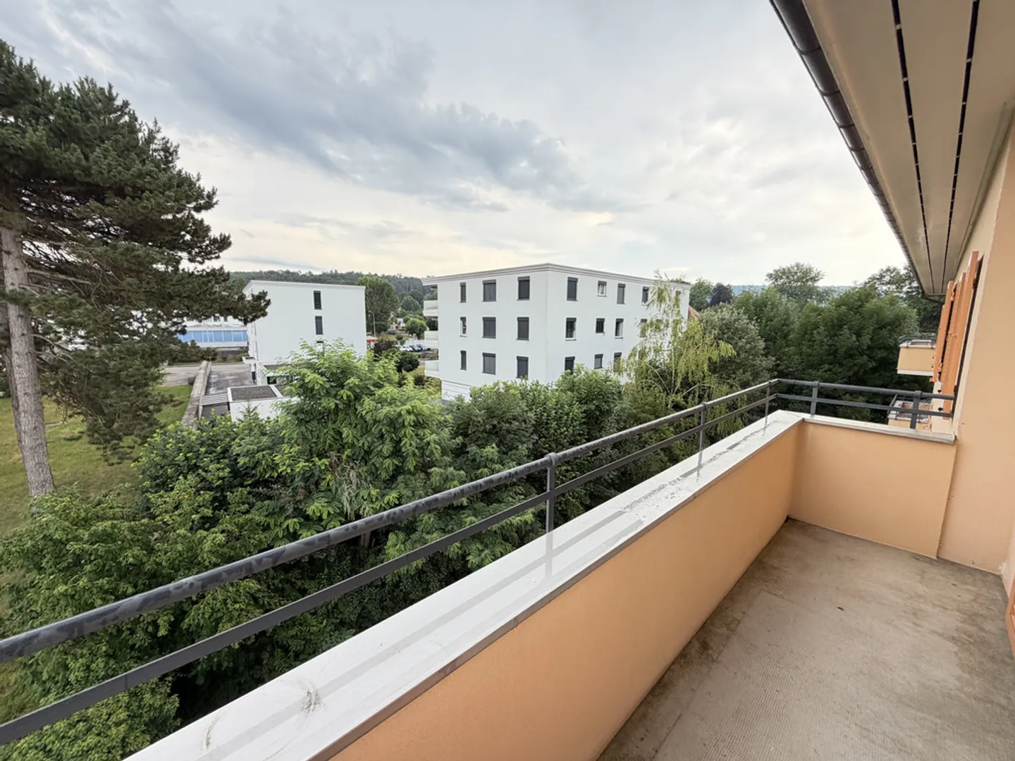 Appartement Charmant dans un Endroit Calme - Photo 2 sur 11