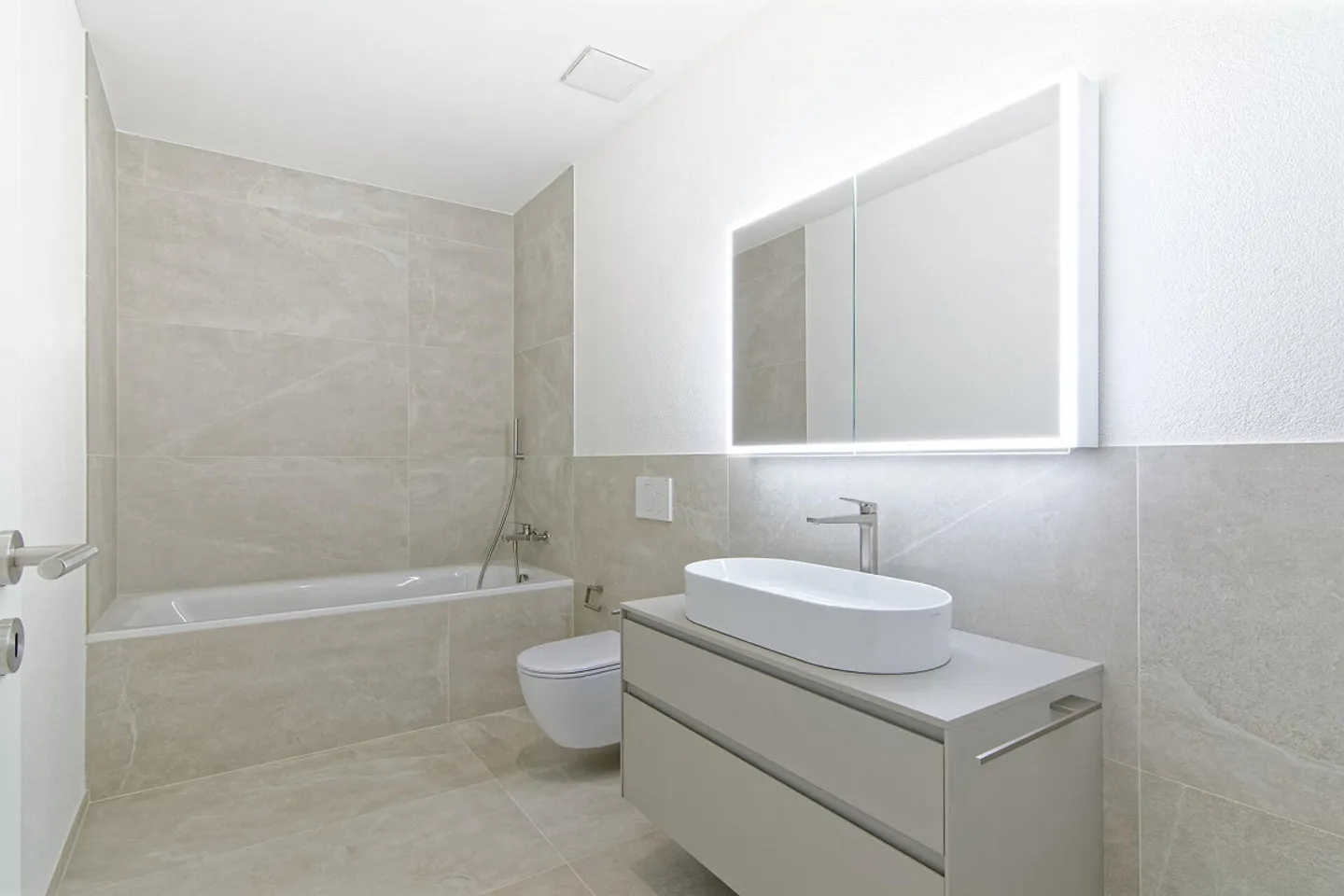 First occupancy - 4.5-room apartment on the 1st floor with a wide view - Photo 3 of 23