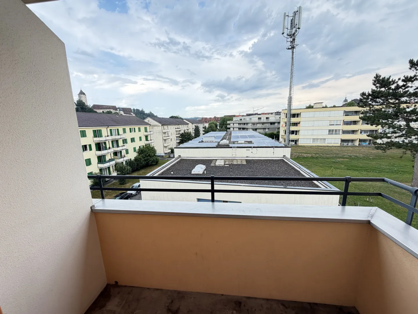 Appartement Charmant dans un Endroit Calme - Photo 3 sur 11