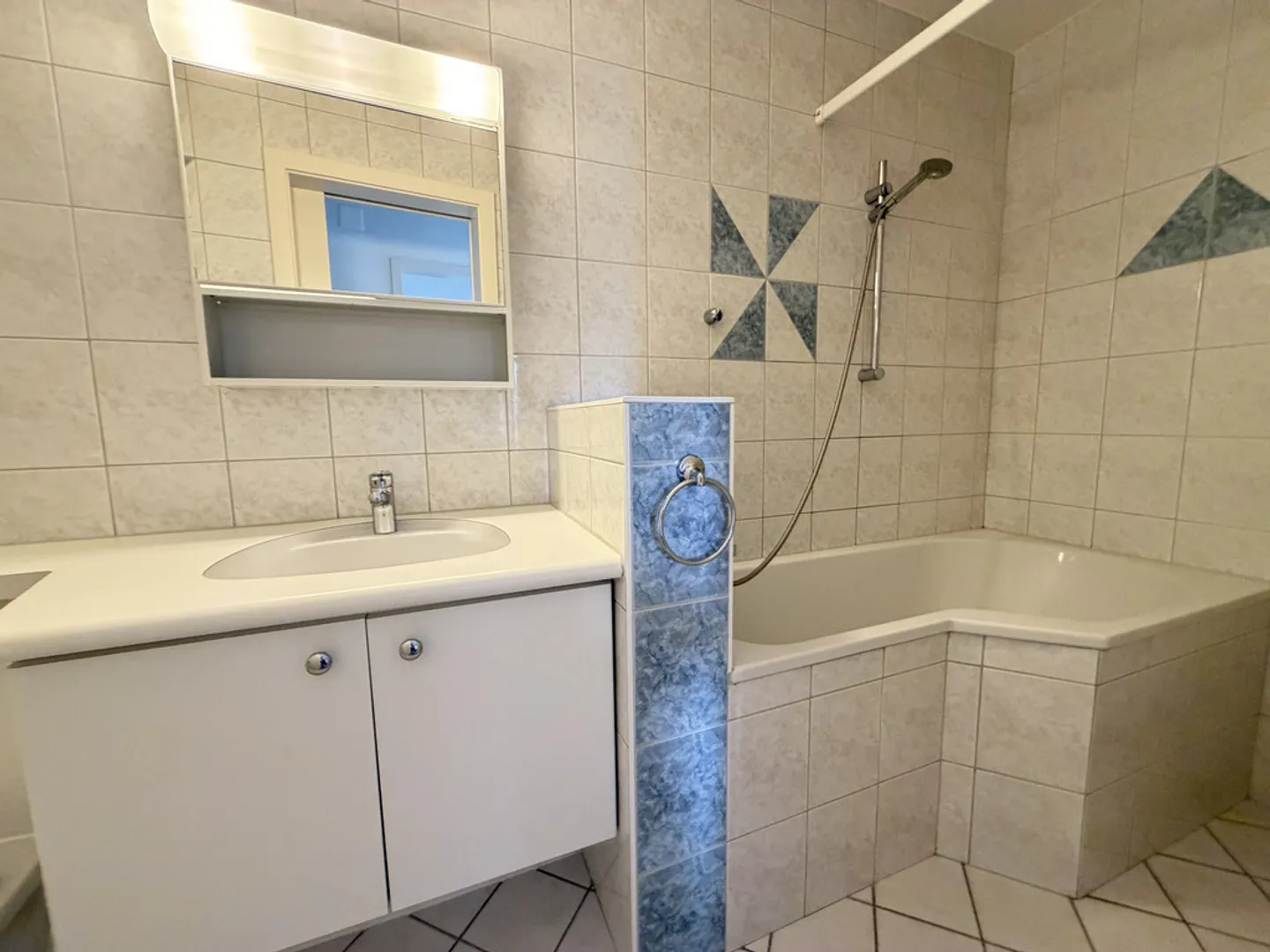 Appartement Charmant dans un Endroit Calme - Photo 9 sur 11