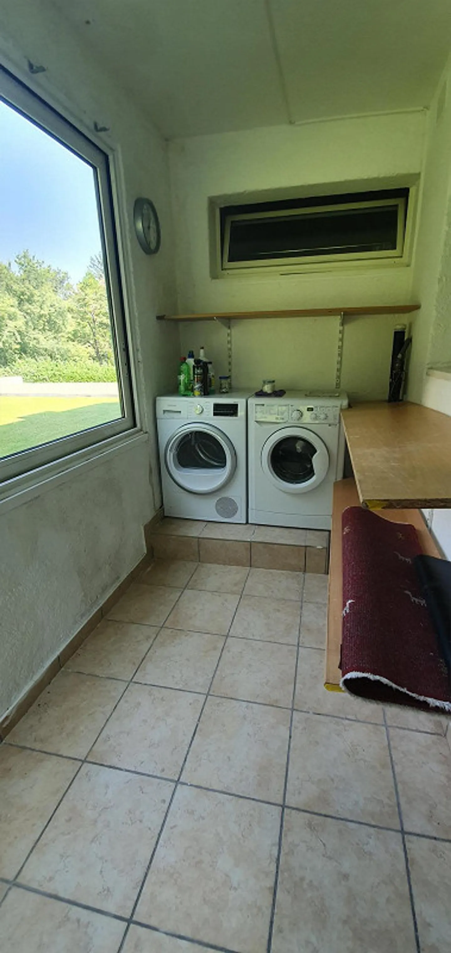 Very spacious, surrounded by the greenery of the Carona hill - Photo 10 of 12