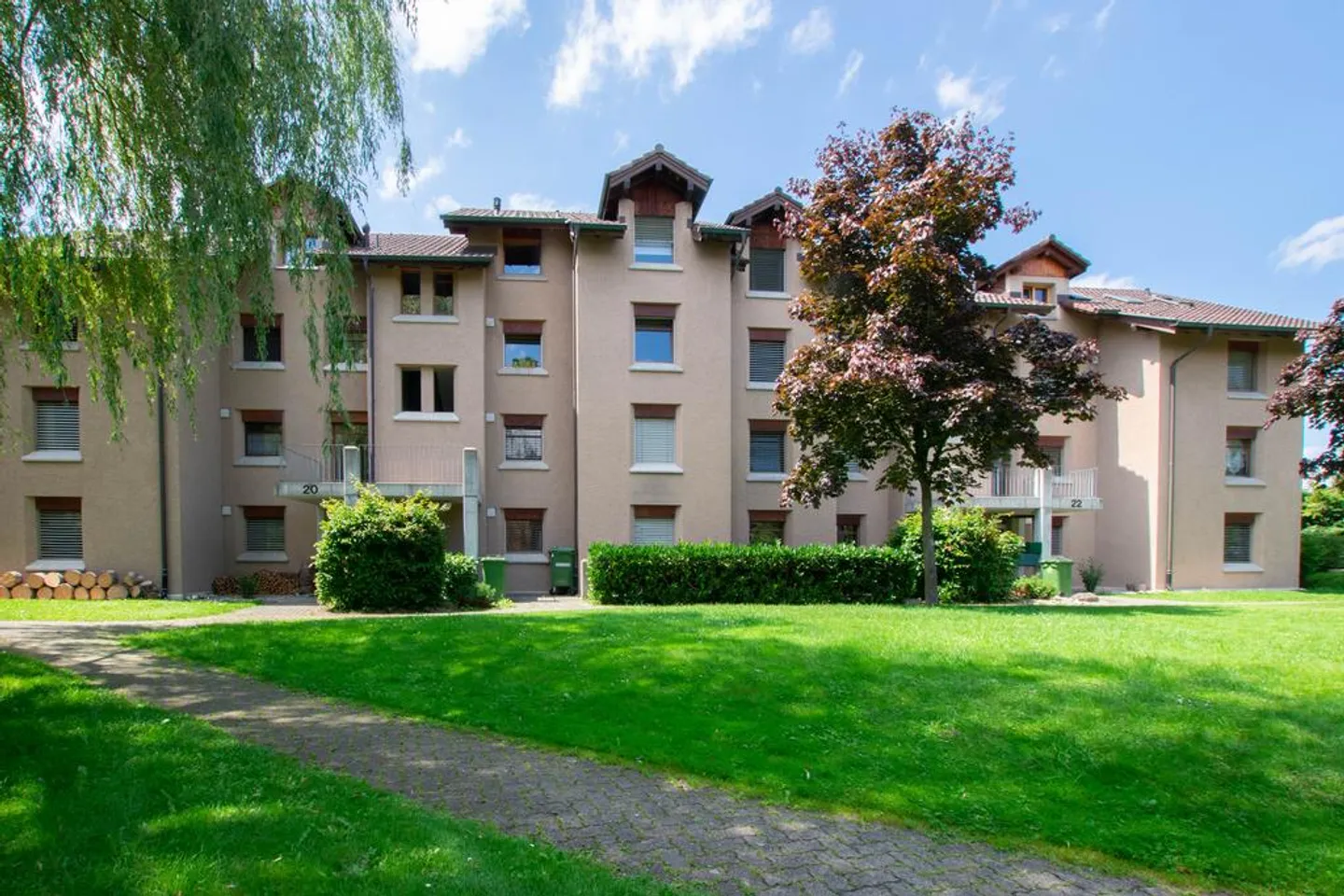 Emplacement central dans la région - dans le vert - appartement de 4,5 pièces - Photo 1 sur 11